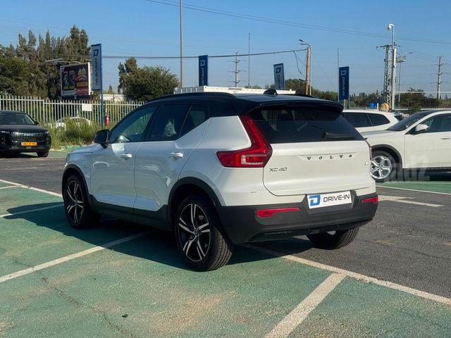 וולוו XC40