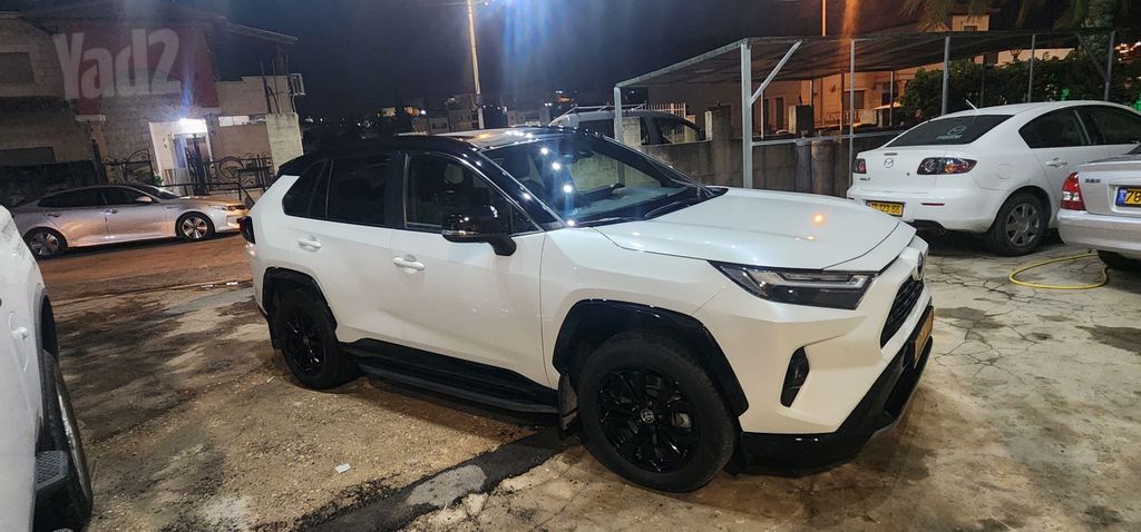 טויוטה RAV4