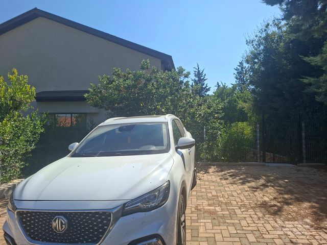 אם ג'י EHS PHEV