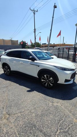 מודעת רכב אם ג'י EHS PHEV 2