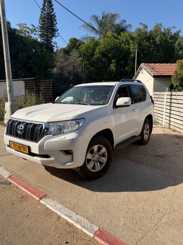 טויוטה לנד קרוזר