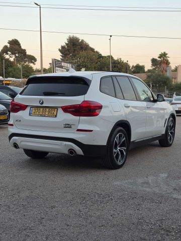 ב מ וו X3