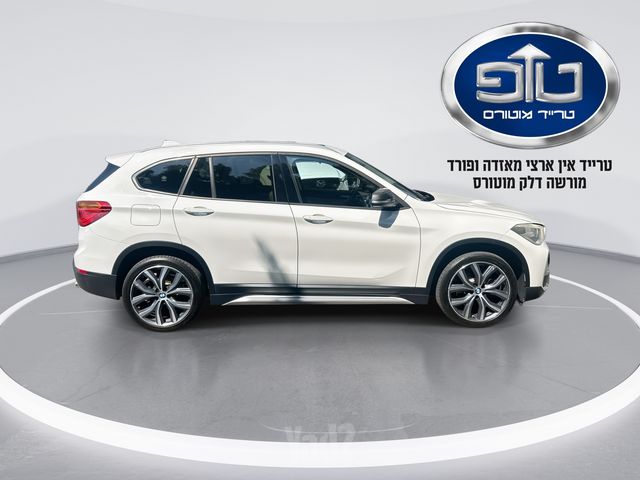 ב מ וו X1