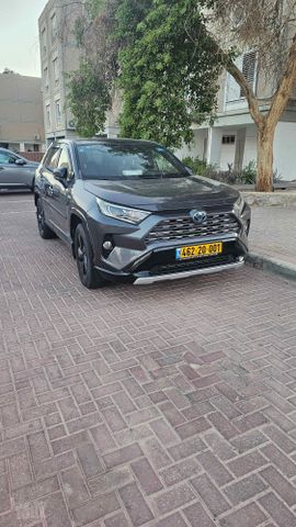 טויוטה RAV4