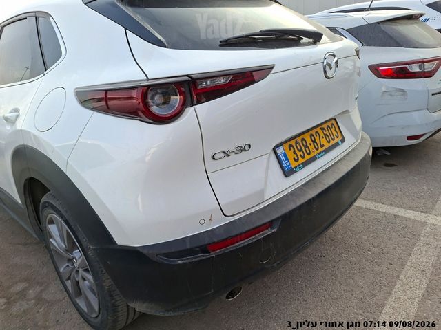 מודעת רכב מאזדה CX-30