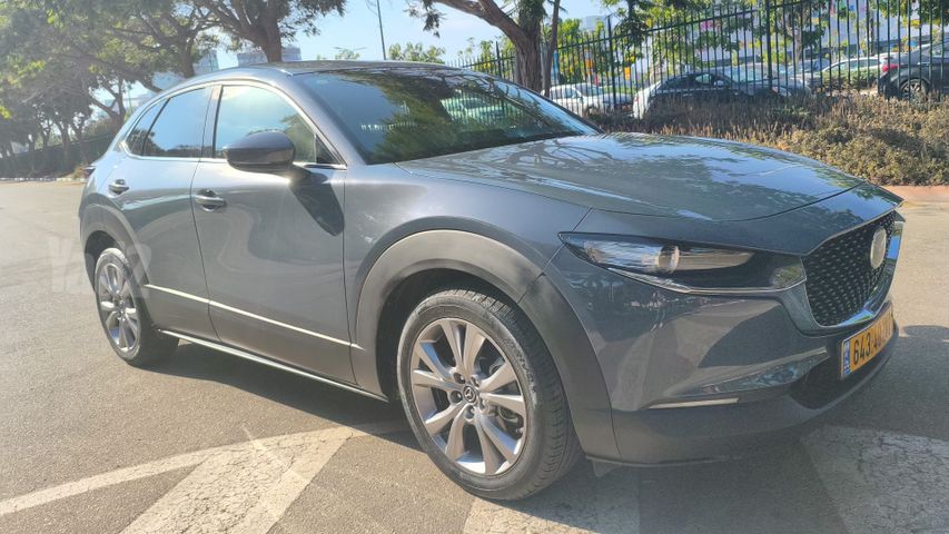 מודעת רכב מאזדה CX-30 1