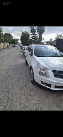 קאדילק SRX