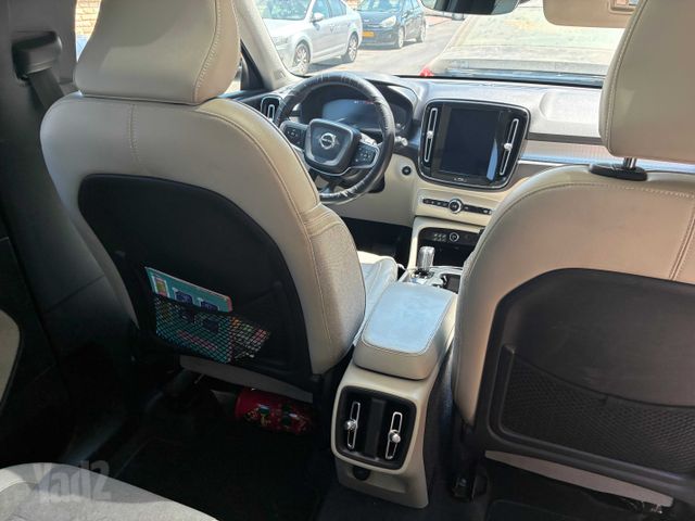 וולוו XC40