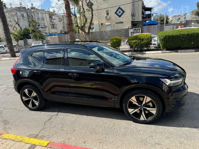 וולוו XC40