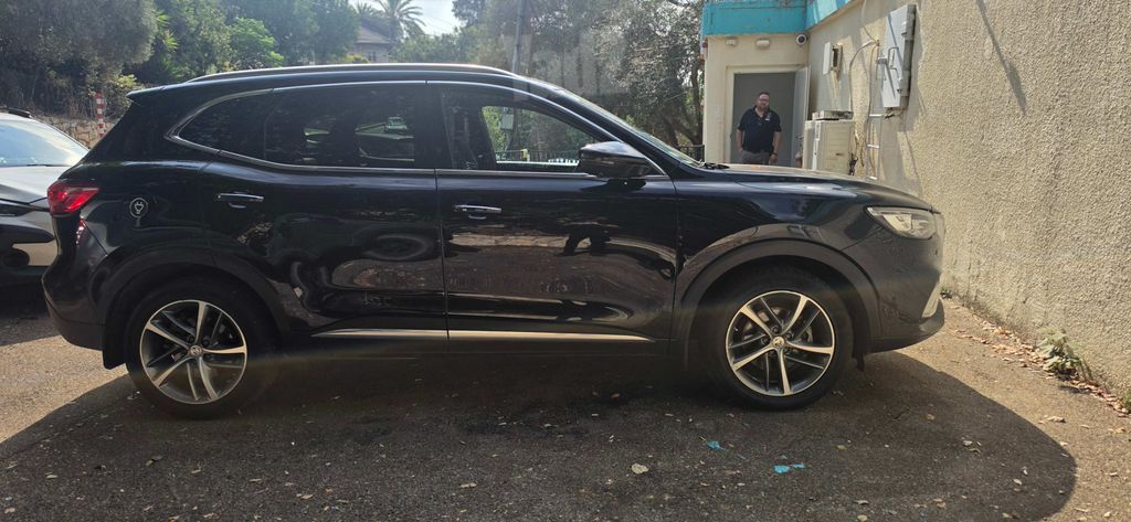 אם ג'י EHS PHEV