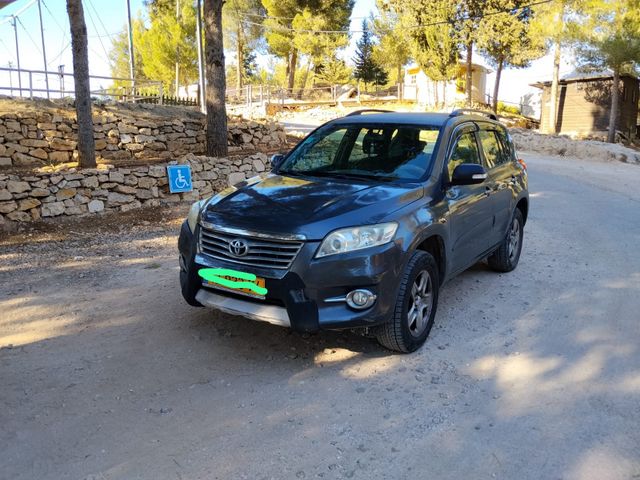טויוטה RAV4