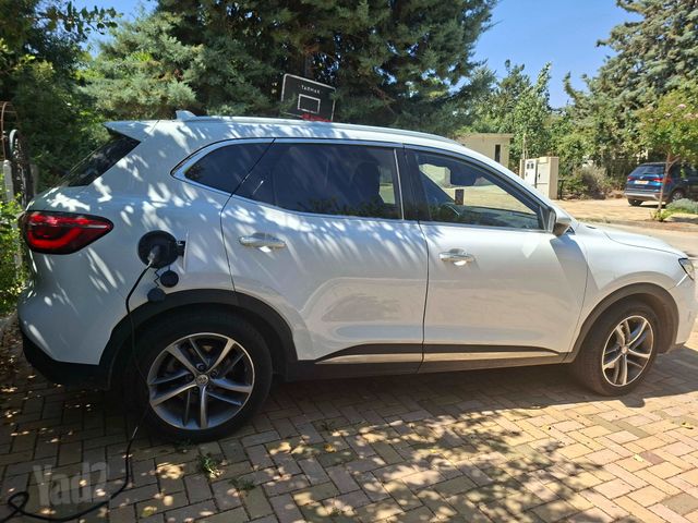 מודעת רכב אם ג'י EHS PHEV