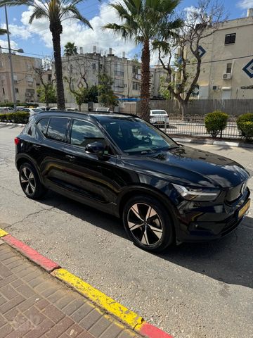 וולוו XC40
