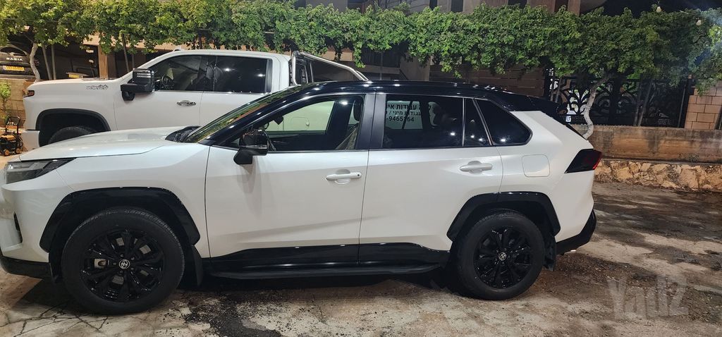 טויוטה RAV4