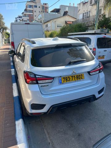 מודעת רכב מיצובישי ASX