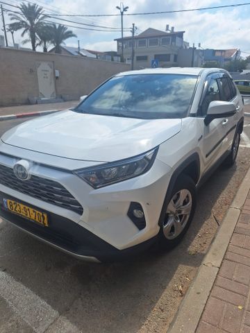 טויוטה RAV4