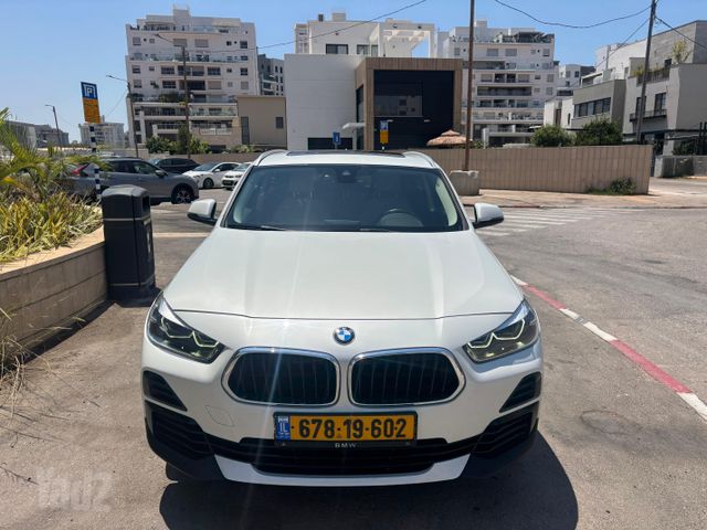 ב מ וו X2