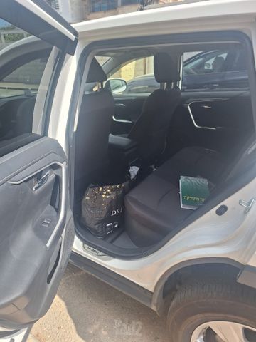 מודעת רכב טויוטה RAV4