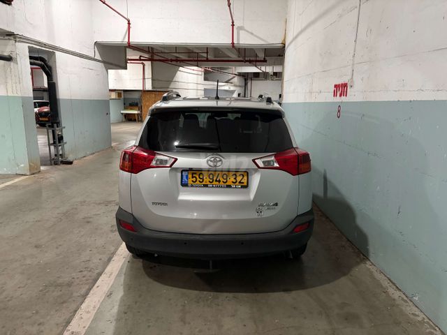 טויוטה RAV4