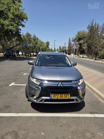 מיצובישי אאוטלנדר