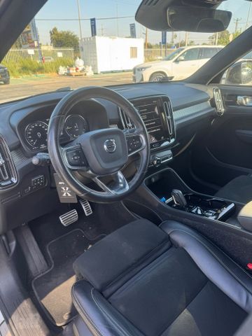 וולוו XC40