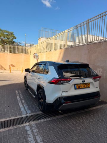 טויוטה RAV4