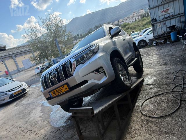 טויוטה לנד קרוזר