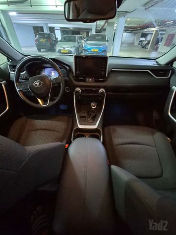 טויוטה RAV4
