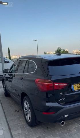 ב מ וו X1