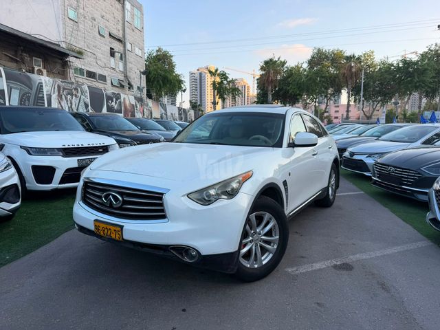 אינפיניטי FX37