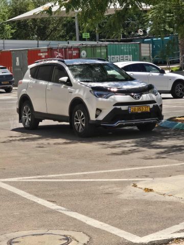 טויוטה RAV4
