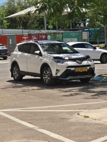 טויוטה RAV4