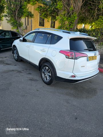 טויוטה RAV4