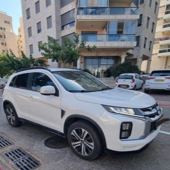 מודעת רכב מיצובישי ASX