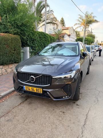 XC60 Plus Dark אוט׳ 2.0 (250 כ״ס)
