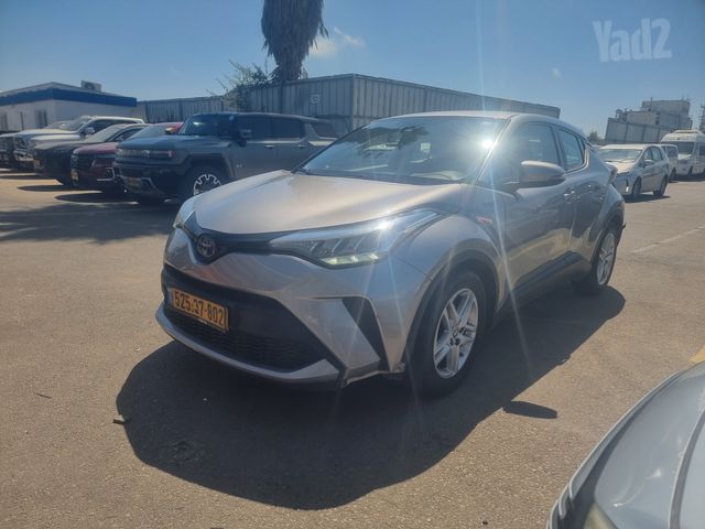 מודעת רכב טויוטה C-HR