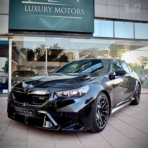 ב מ וו M5