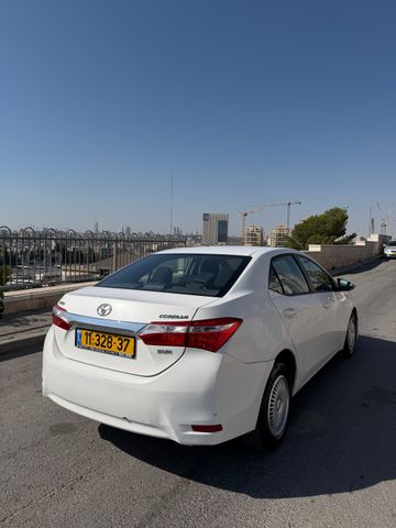 טויוטה קורולה
