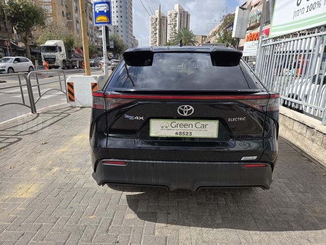 טויוטה bZ4X