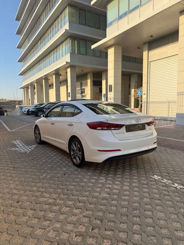 יונדאי אלנטרה