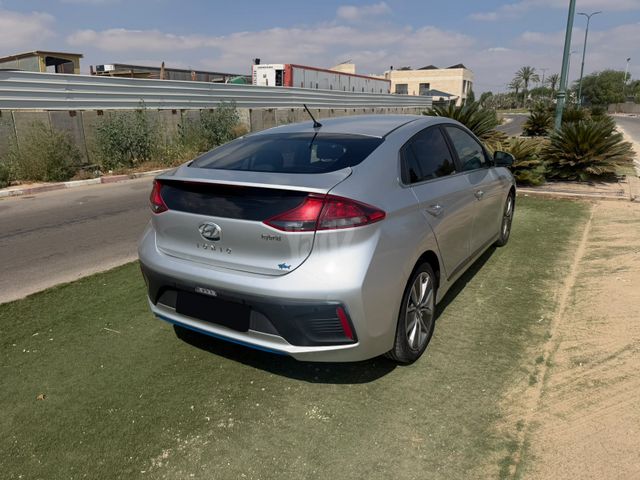 יונדאי איוניק