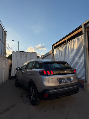פיג'ו 3008