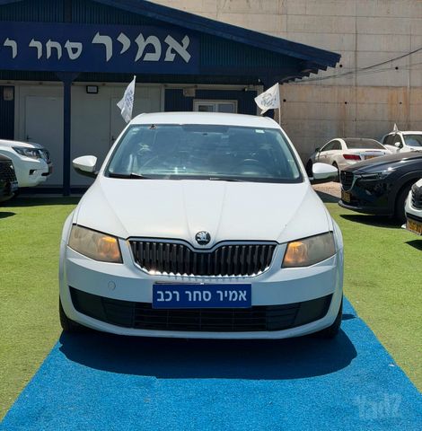 סקודה אוקטביה