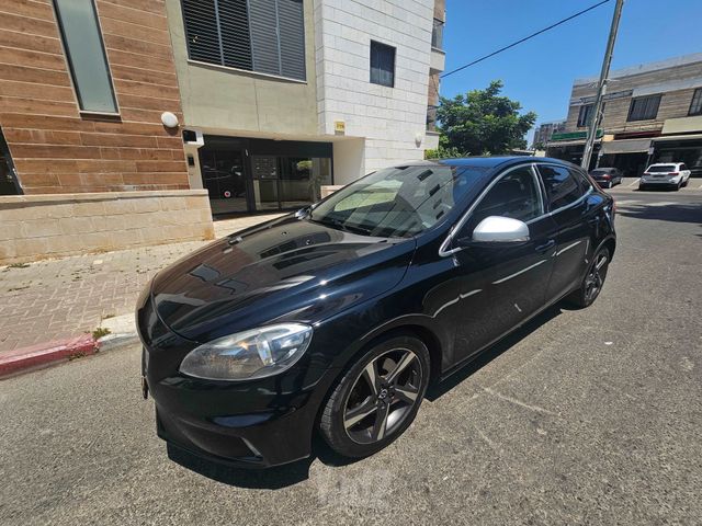 מודעת רכב וולוו V40