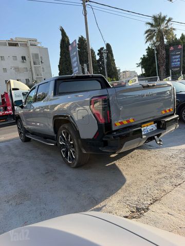 ג'י.אם.סי סיירה EV