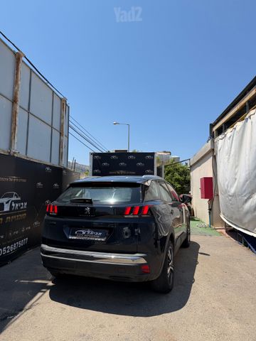 פיג'ו 3008