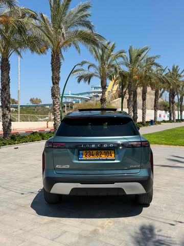 ג'אקו J7