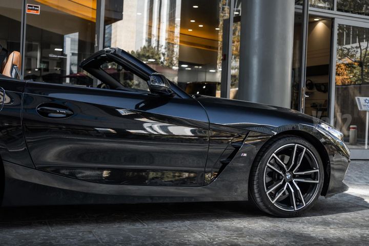 ב מ וו Z4