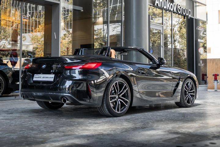 ב מ וו Z4