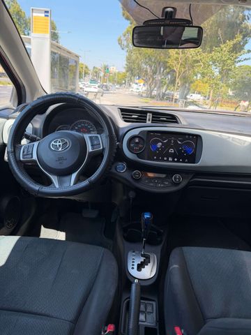 טויוטה יאריס